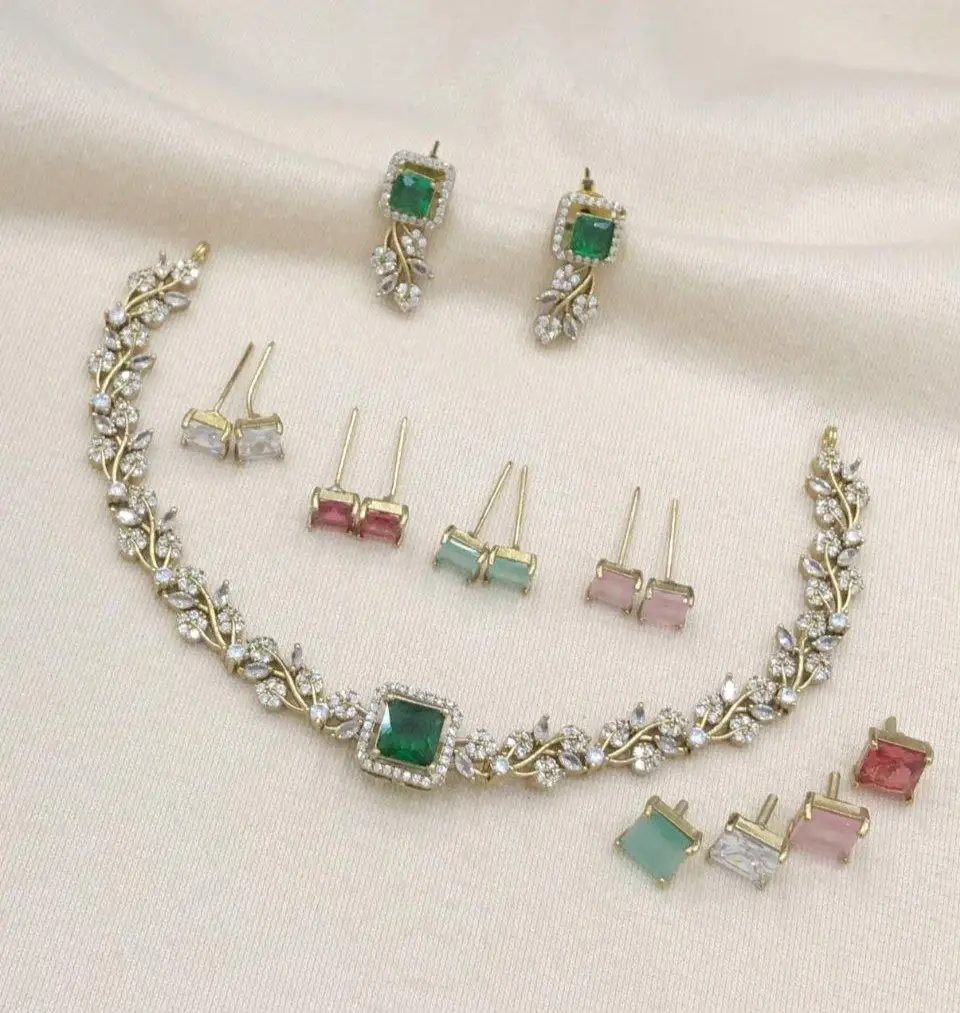 Emerald Vine Exclusive Changeable Leaf Necklace set